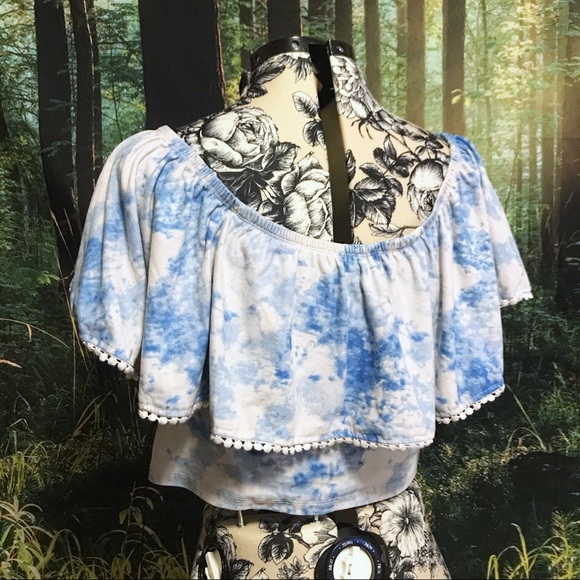 Blue and White Watercolour Crop Top - Picture 3 of 3